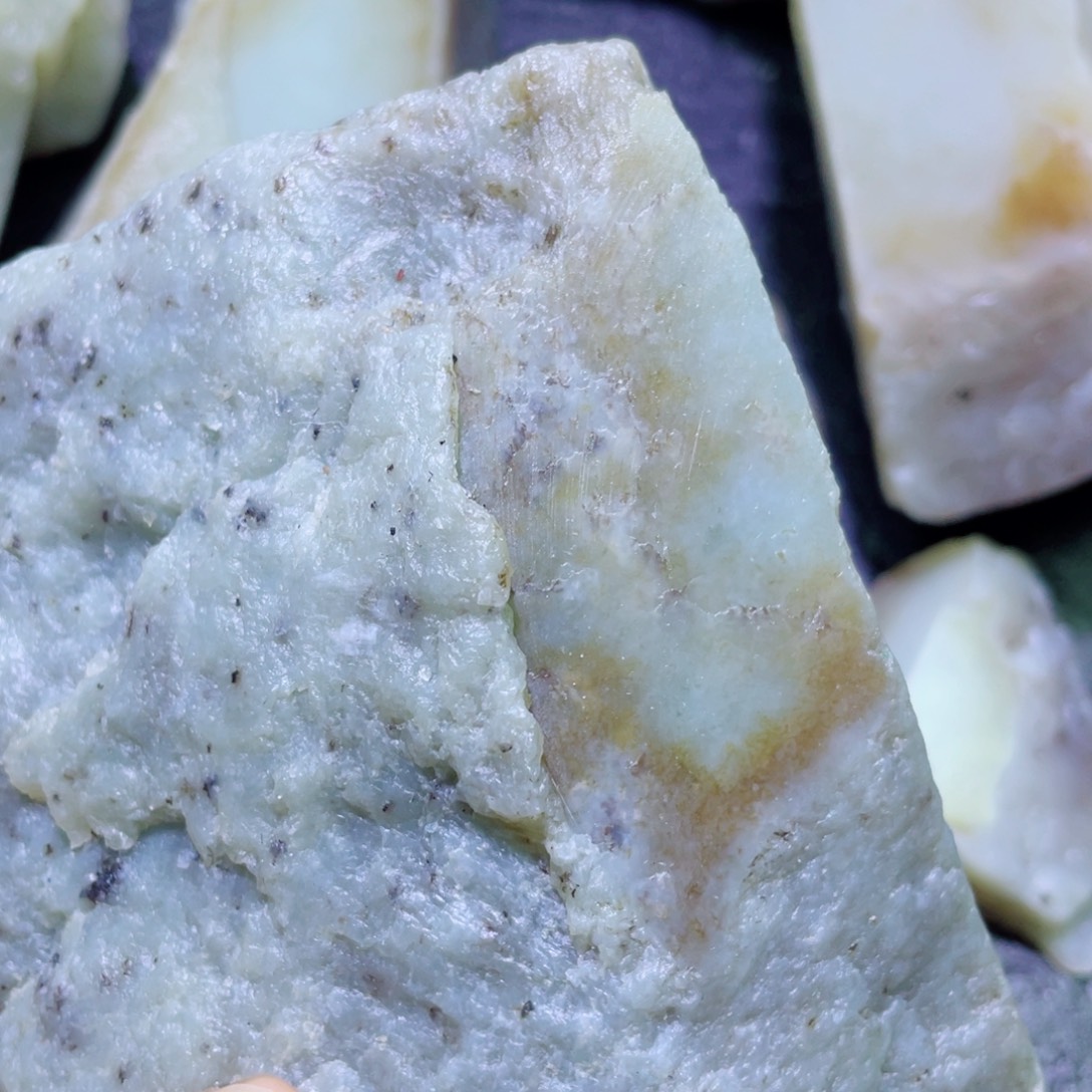 和田玉未镶嵌珠宝半成品