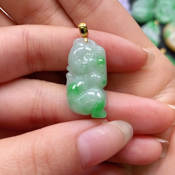 翡翠颈饰未镶嵌吊坠