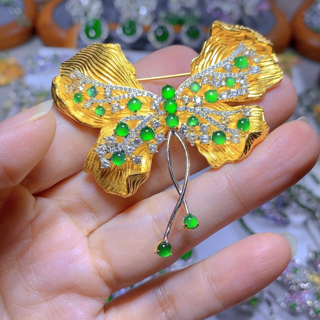 翡翠颈饰银S925镶嵌天然翡翠