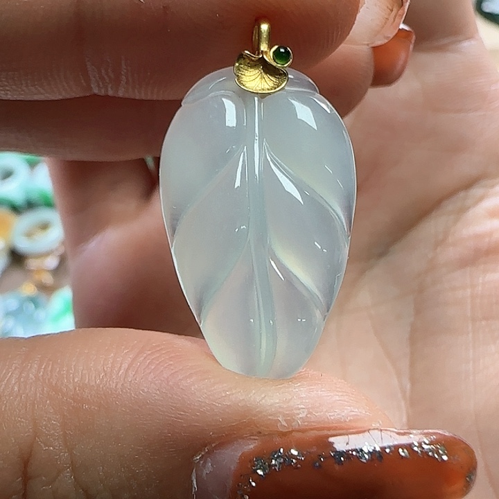 翡翠颈饰未镶嵌冰胶叶子