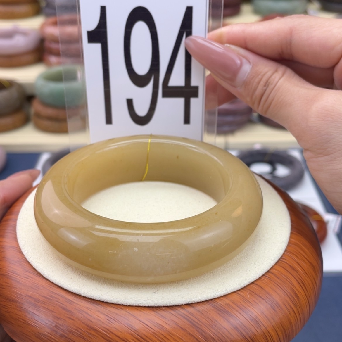 【闪购商品】石英质玉手镯未镶嵌