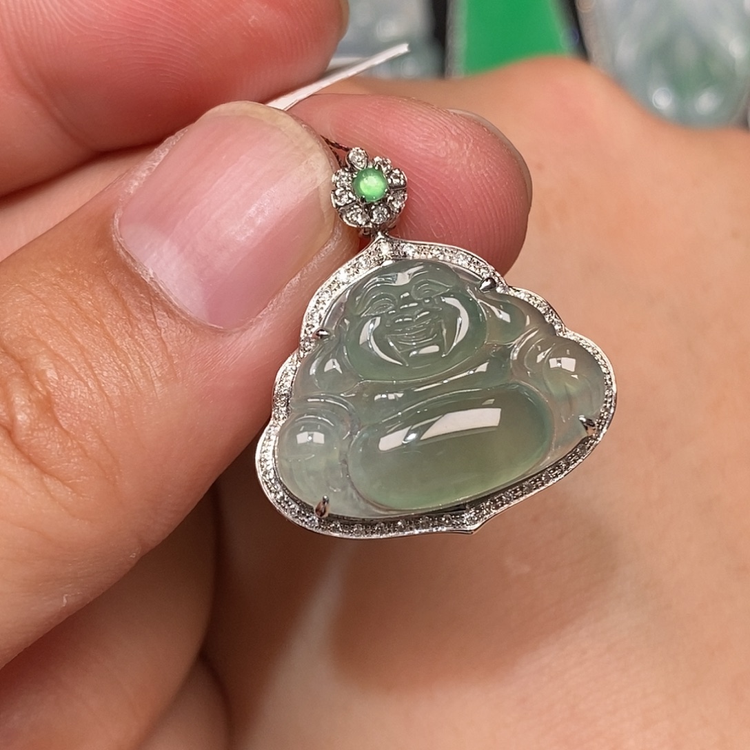 翡翠18K金镶嵌颈饰佛公