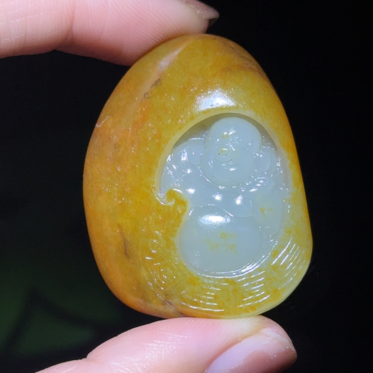 新疆子料红皮白肉佛～31克