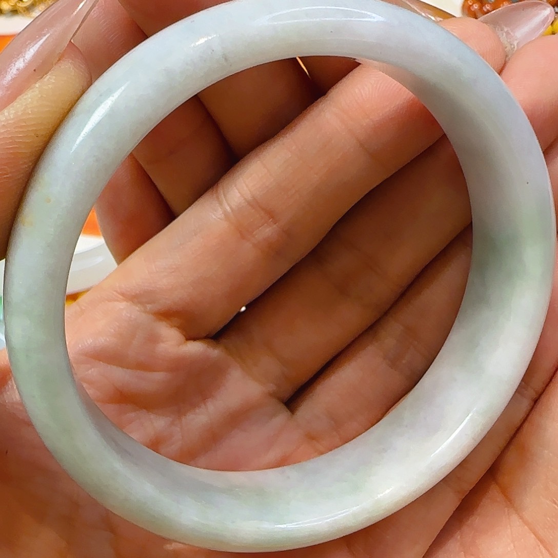 翡翠手镯未镶嵌最***我翡翠80