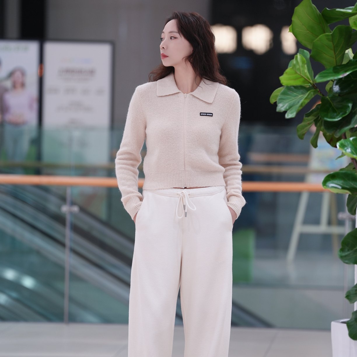 WIWH时尚显瘦米色针织衫