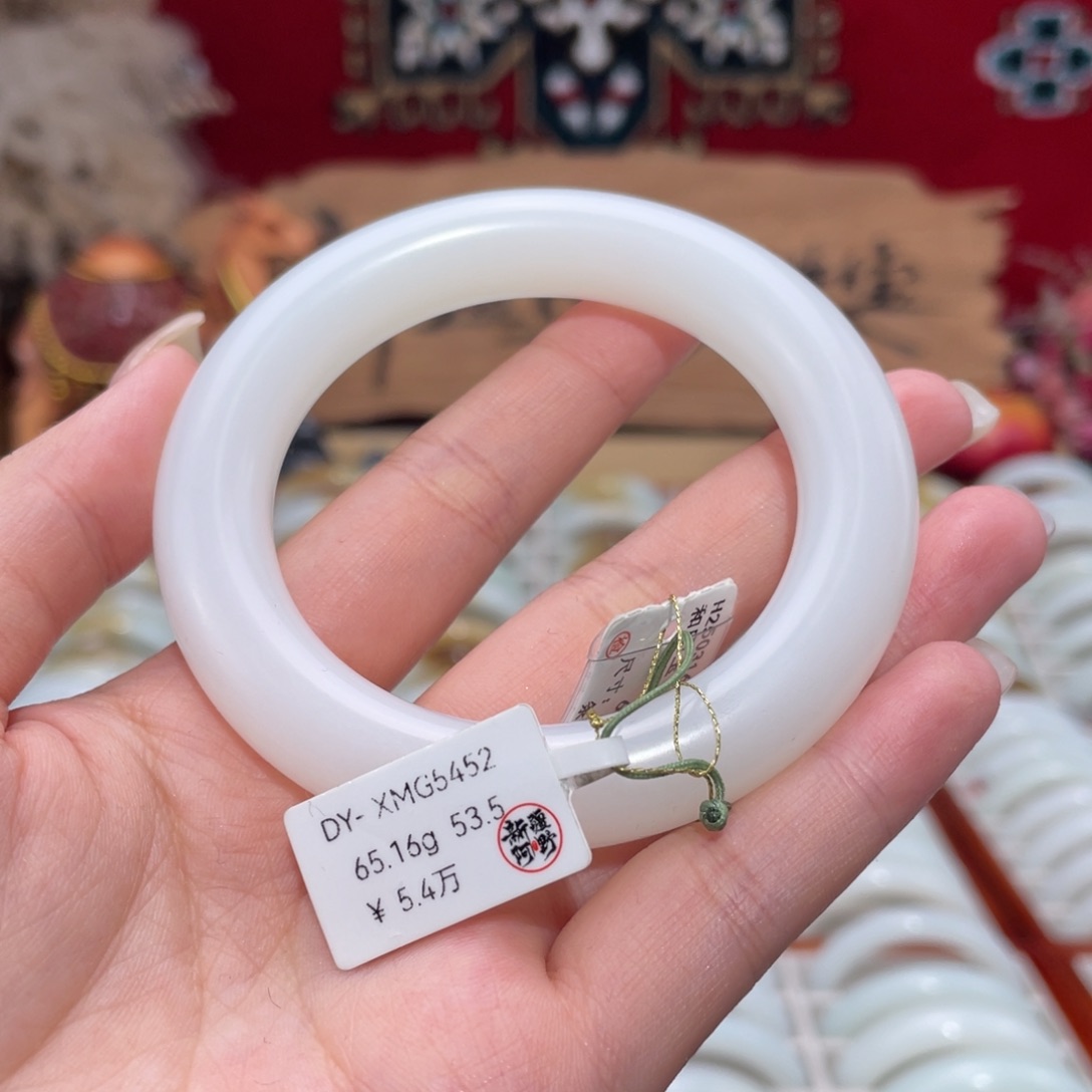 未镶嵌手镯和田玉上等和田玉手镯