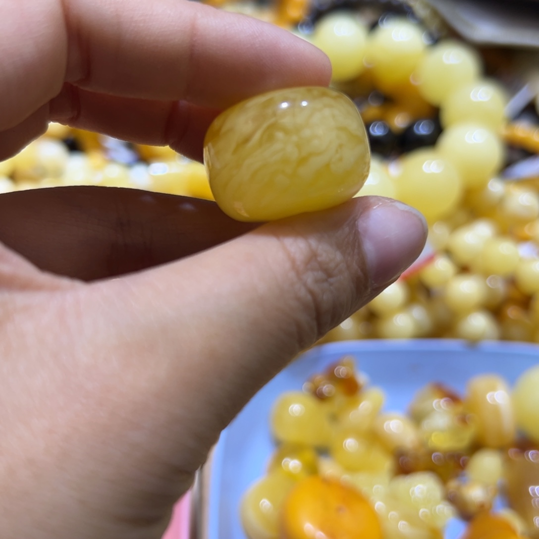 琥珀珠宝奇石未镶嵌
