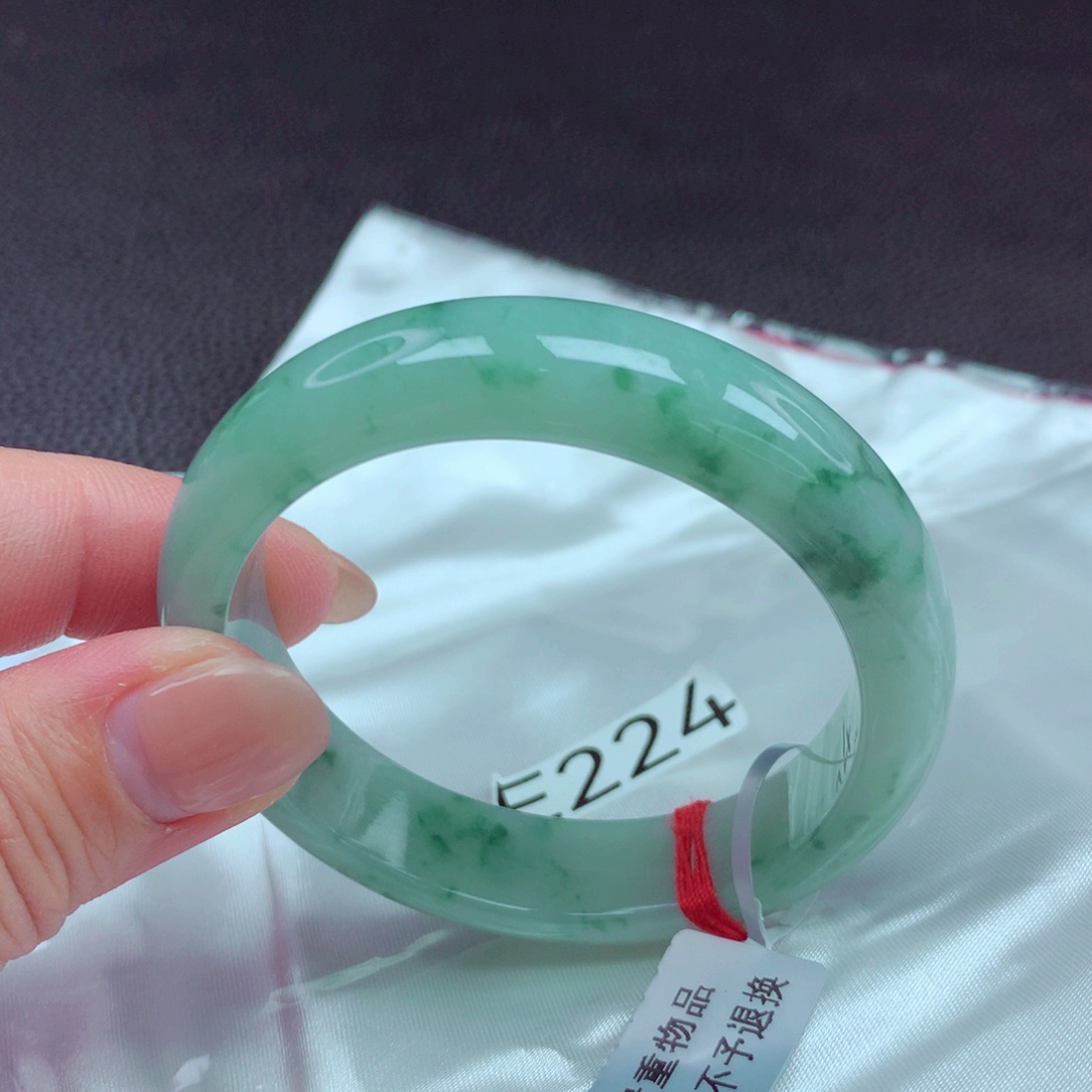 翡翠手镯未镶嵌手镯88