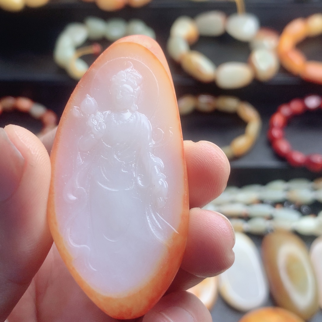 沐****和田玉未镶嵌颈饰