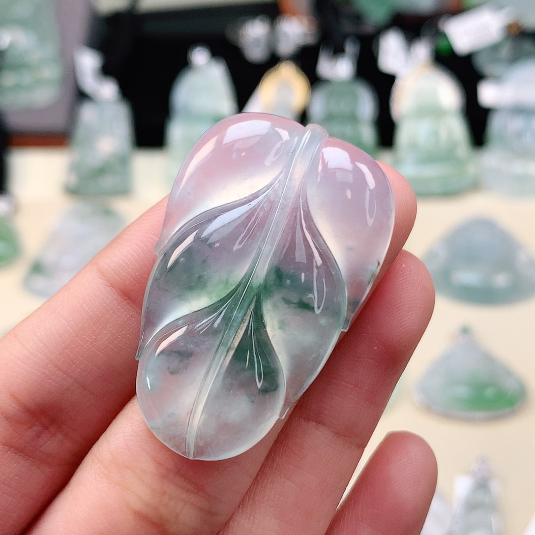 翡翠未镶嵌颈饰叶子