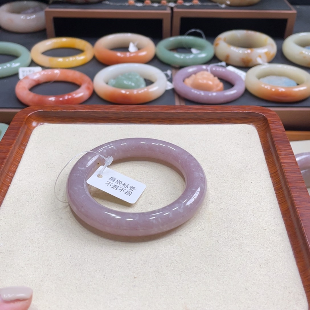 石英质玉手镯未镶嵌