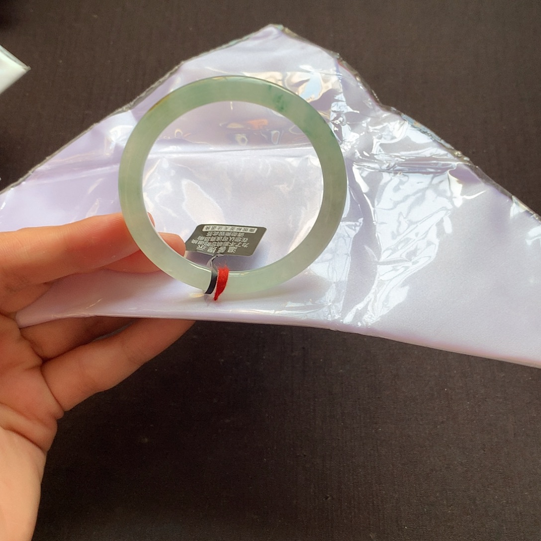 翡翠未镶嵌手镯52完美