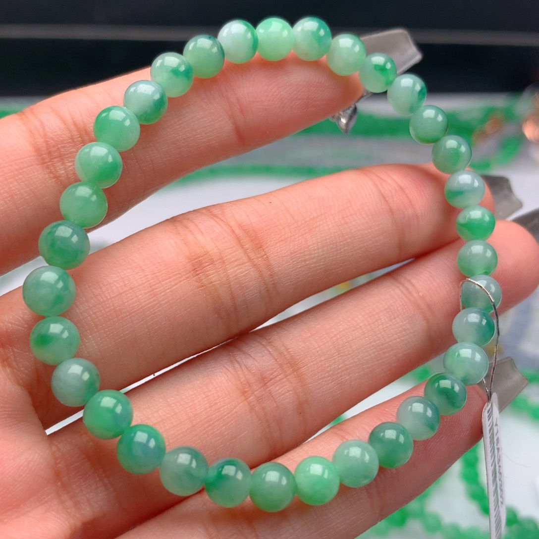 翡翠手链未镶嵌卡