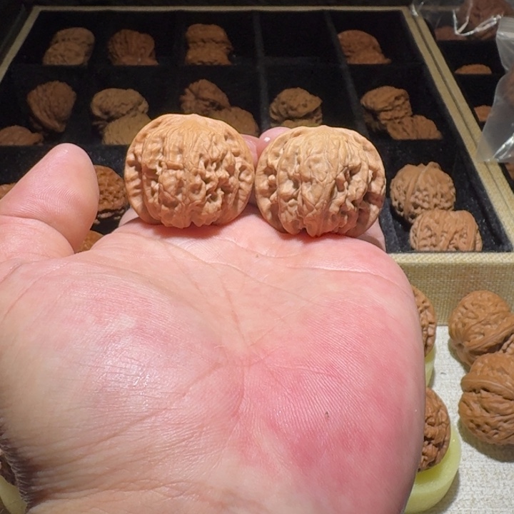 文玩核桃吊坠37野狼