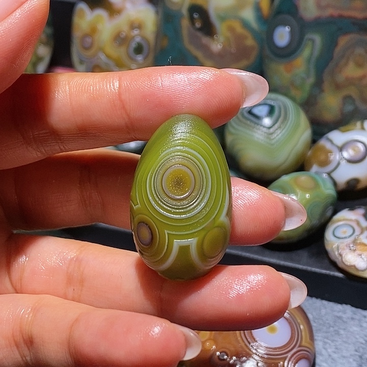 玛瑙/玉髓未镶嵌珠宝奇石