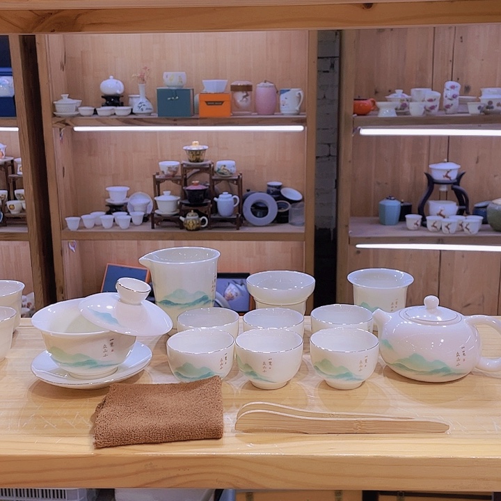 一览众山小羊脂玉套装