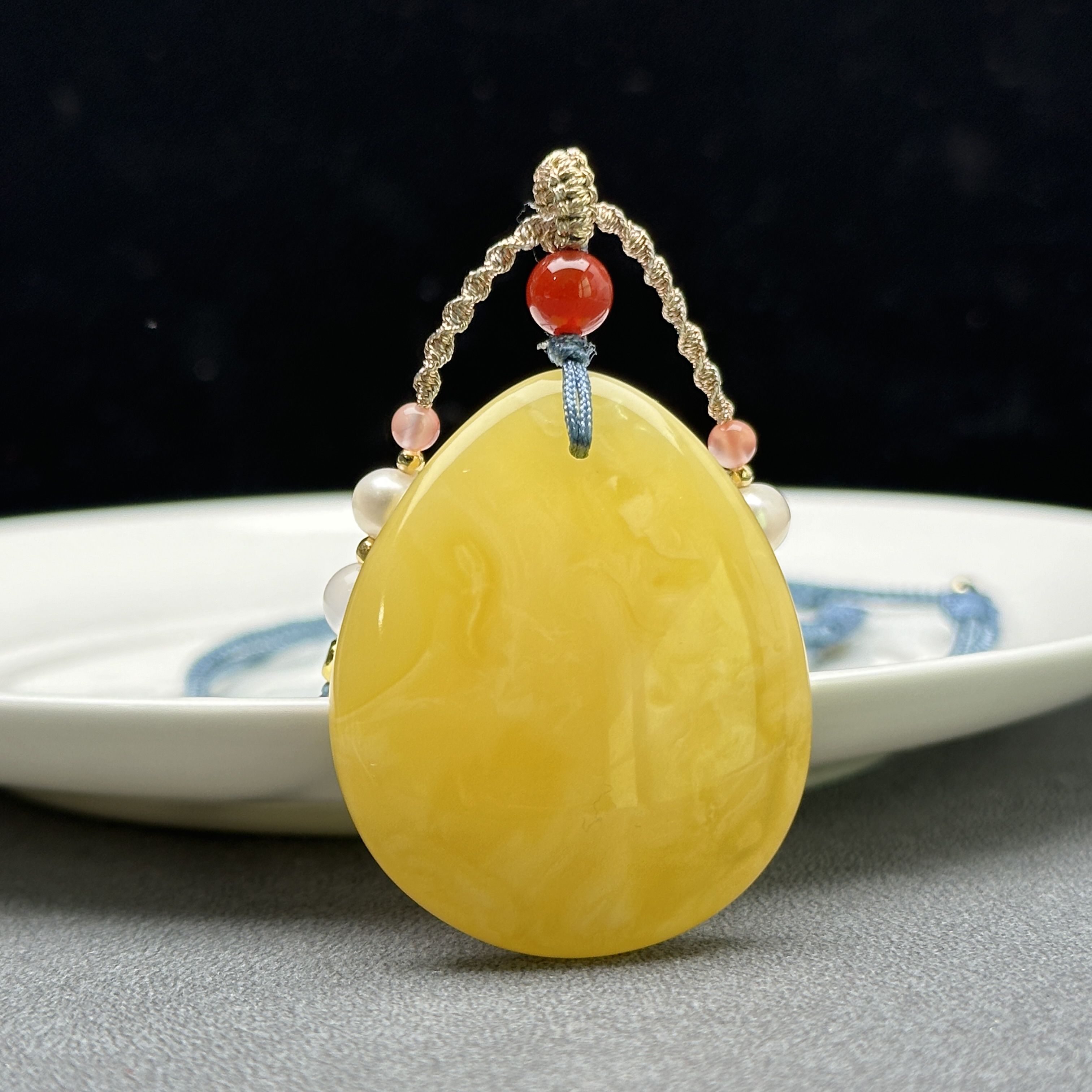 Y1207天然原矿蜜蜡 鸡油黄妖花水滴牌 33*41mm抖音基地质检发货