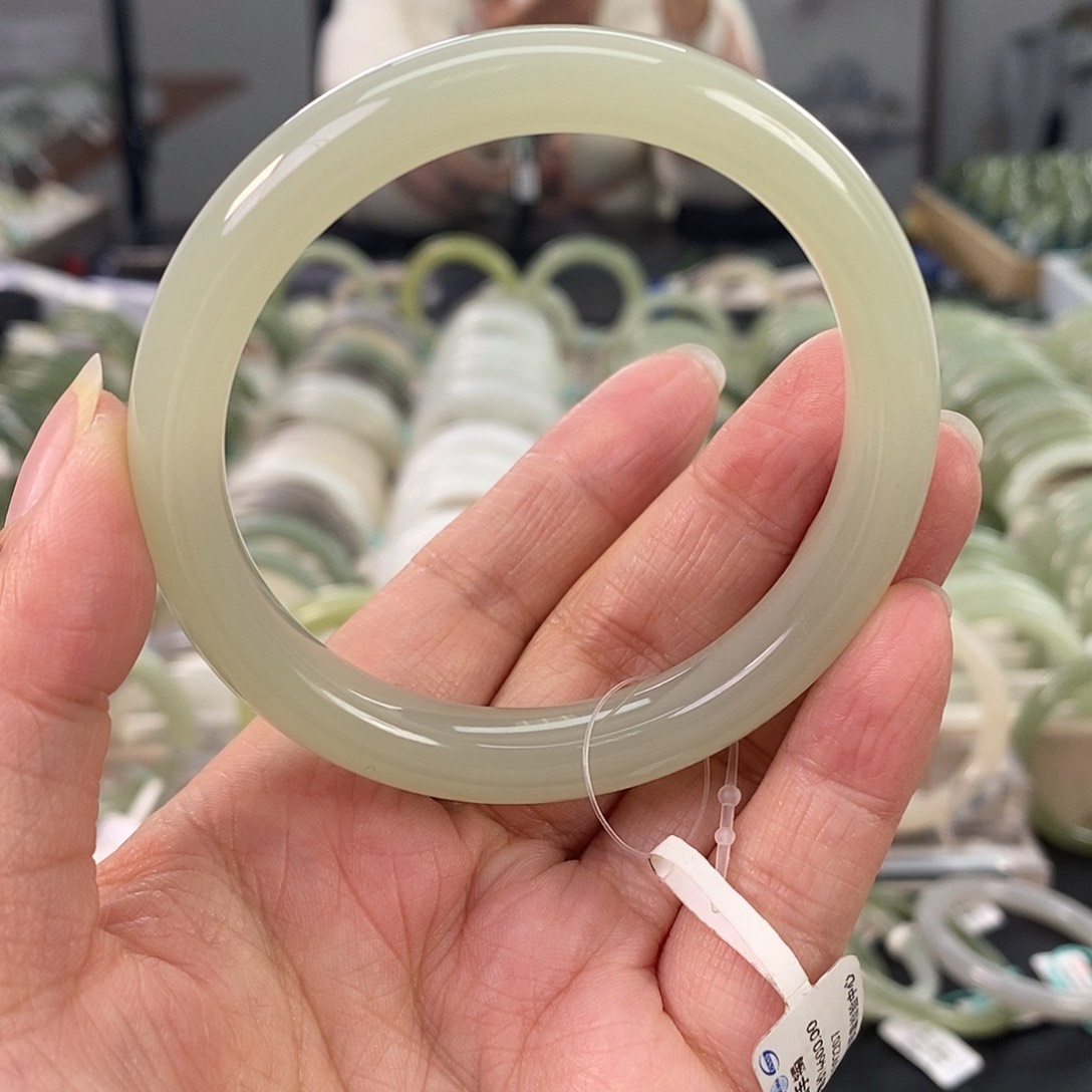 和田玉和田玉手镯56.57未镶嵌