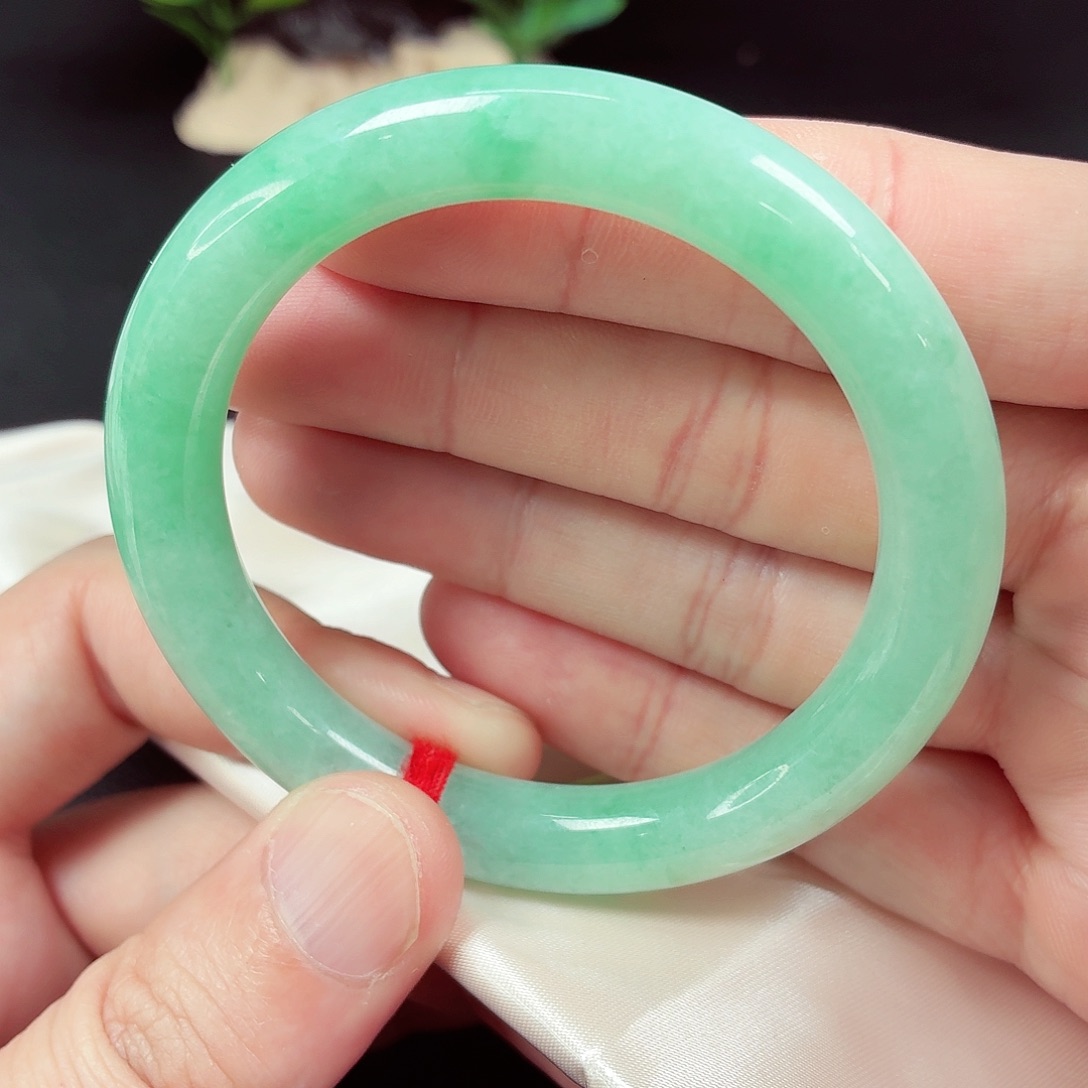 翡翠未镶嵌手镯54.5圈