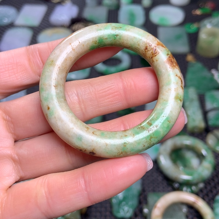 翡翠挂件未镶嵌神**扬