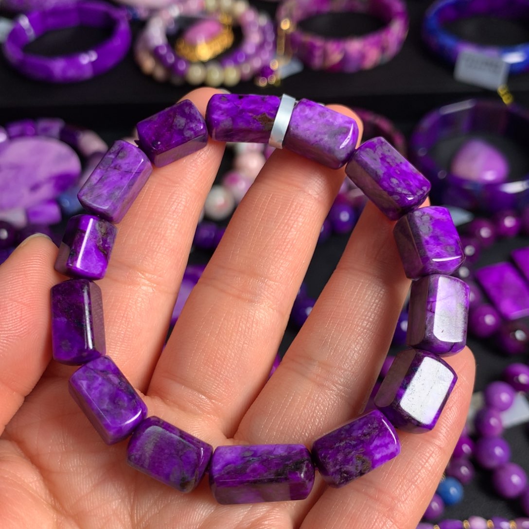 苏纪石（舒俱来）泥地樱花方糖手链未镶嵌