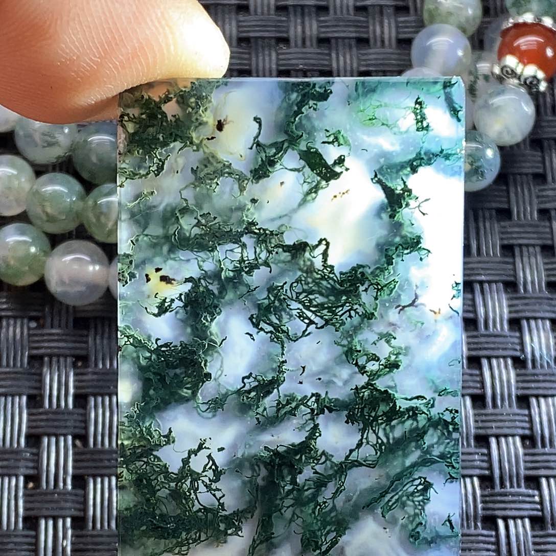 未镶嵌颈饰玛瑙/玉髓万**意