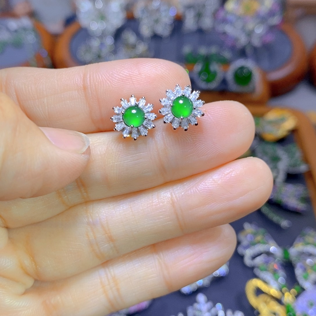 翡翠颈饰银S925镶嵌天然翡翠