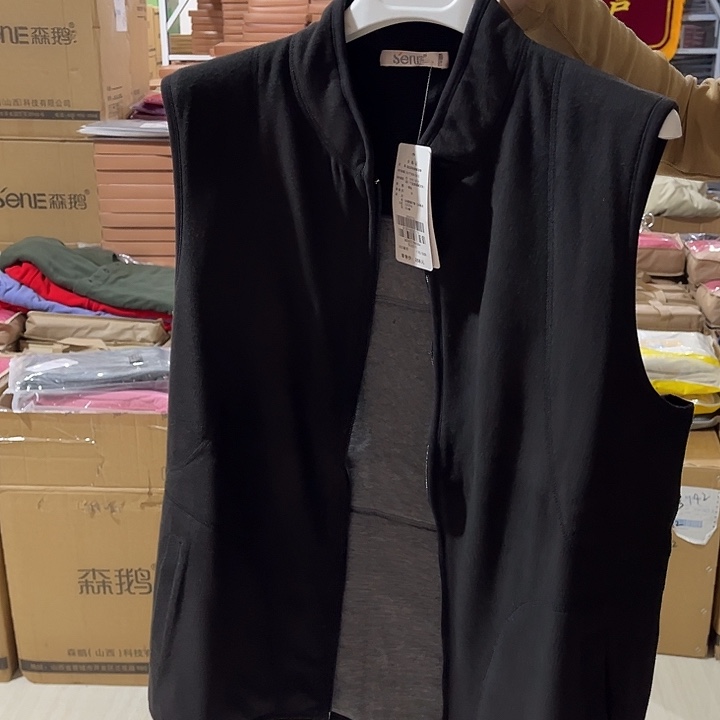 12510款黑色马甲羊毛百分百130斤装到155斤