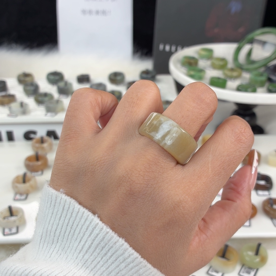 和田玉未镶嵌戒指Q87牛轧糖圆切17.7不退换