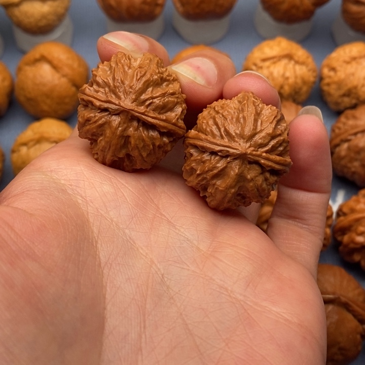 文玩核桃把件元宝