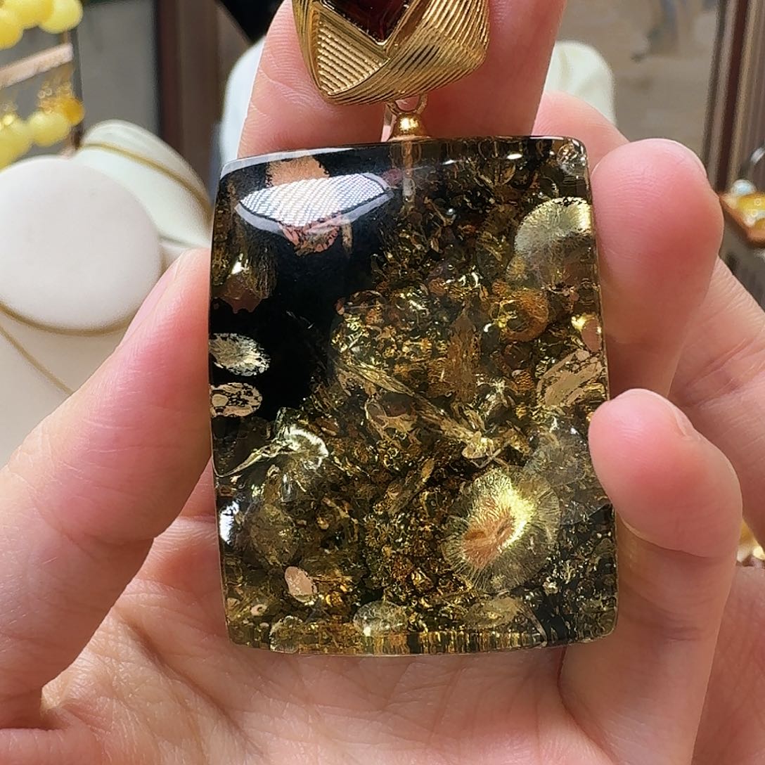 琥珀未镶嵌颈饰吊坠