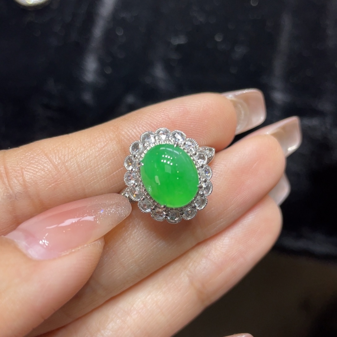 翡翠颈饰18K金镶嵌天气缅甸翡翠