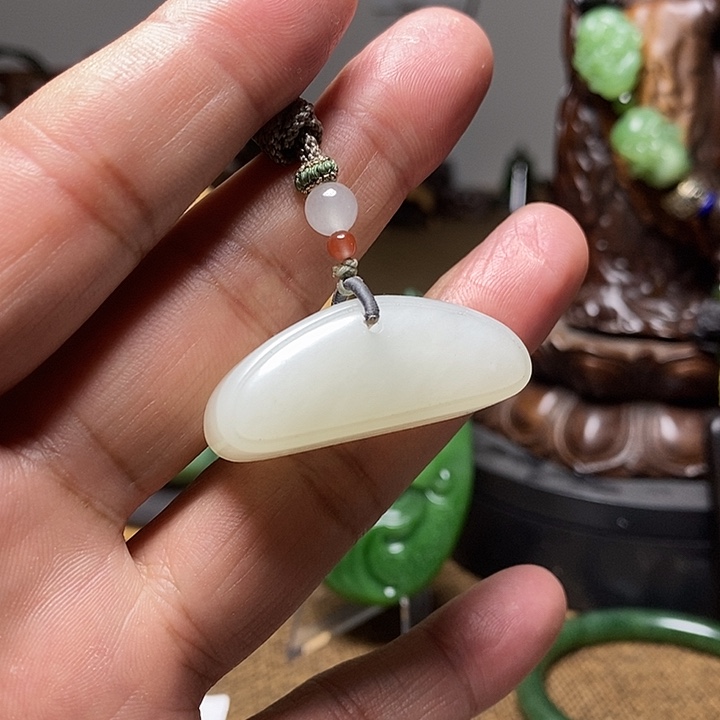 和田玉（碧玉）未镶嵌颈饰