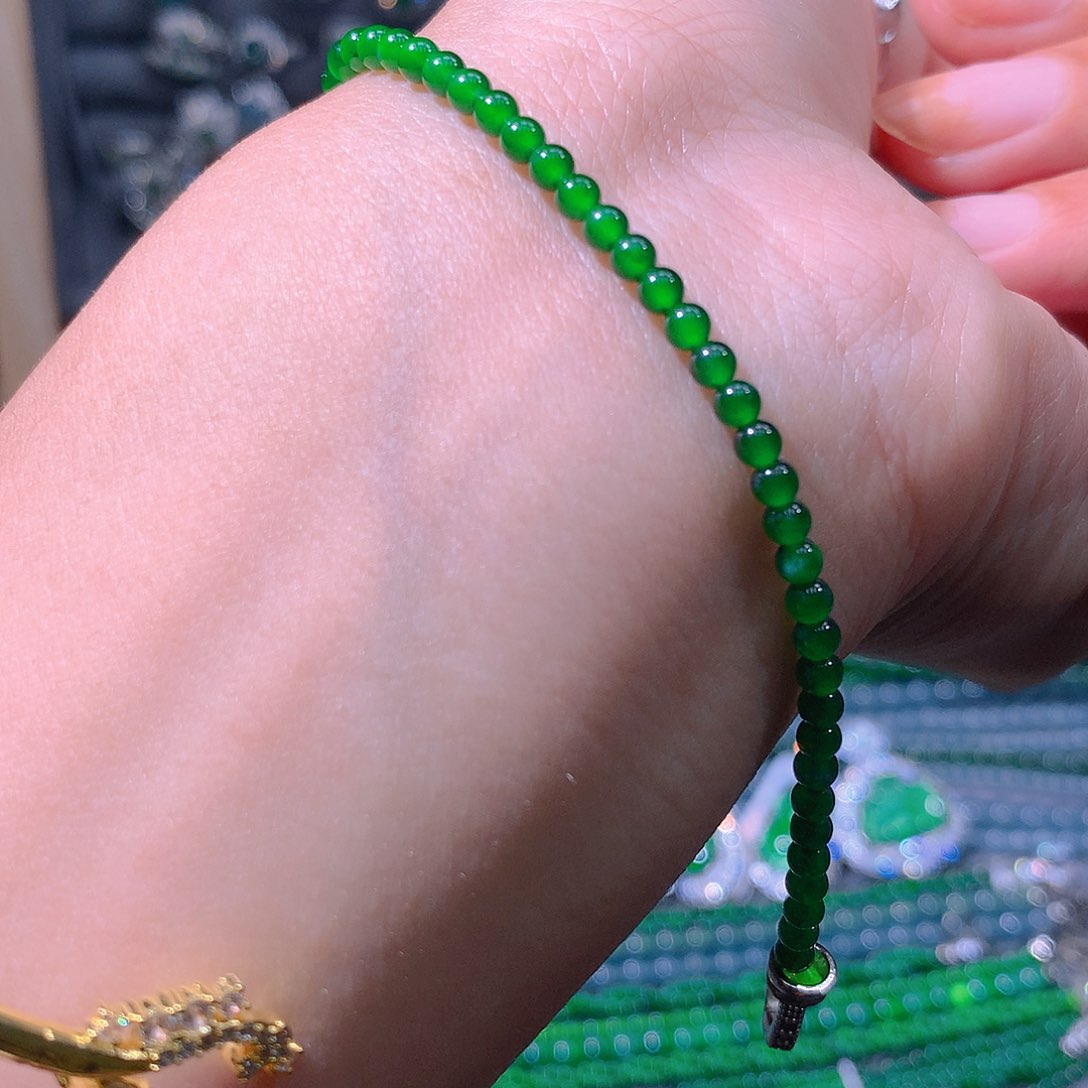 翡翠耳饰未镶嵌天然翡翠