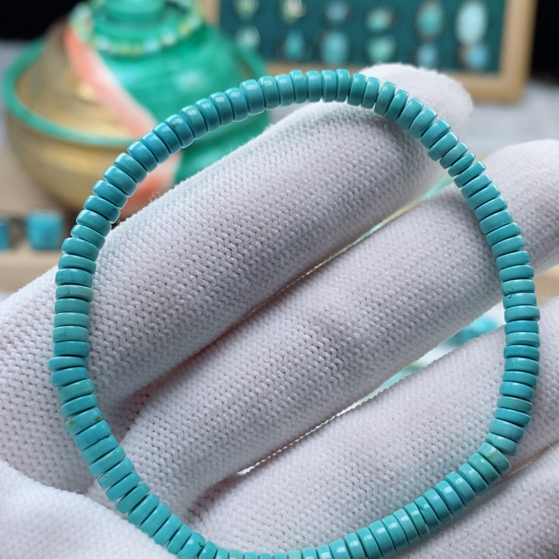 绿松石颈饰未镶嵌