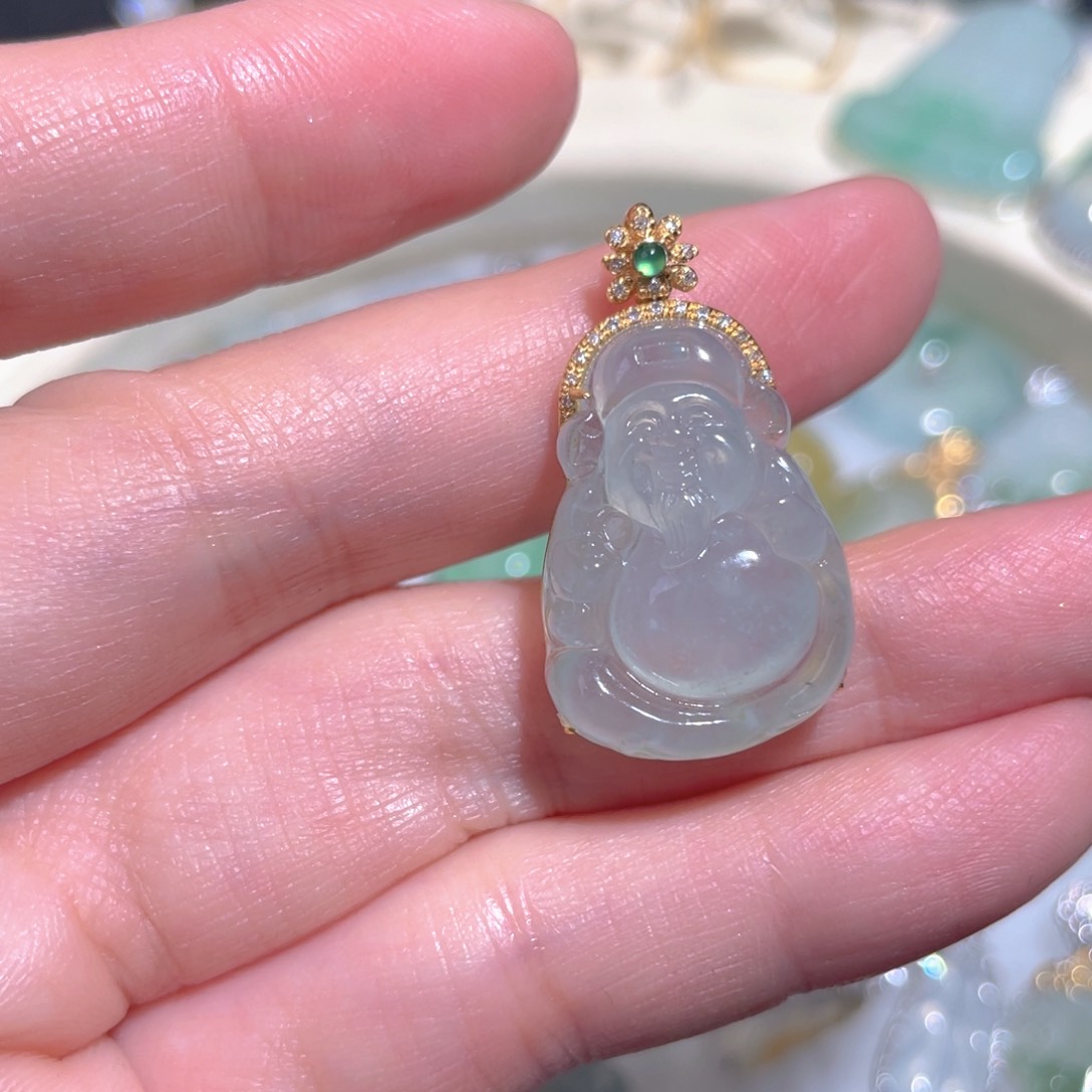 翡翠颈饰18K金镶嵌翡翠