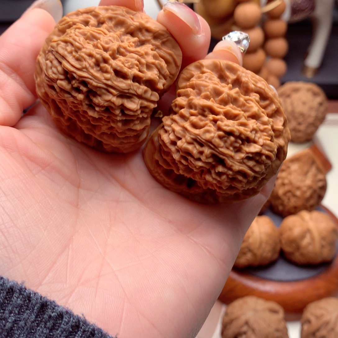 文玩核桃吊坠B****s南疆全品。 6号