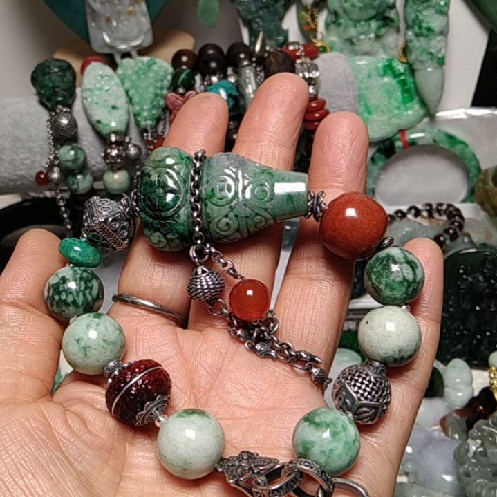 翡翠吊坠(赠链)未镶嵌云