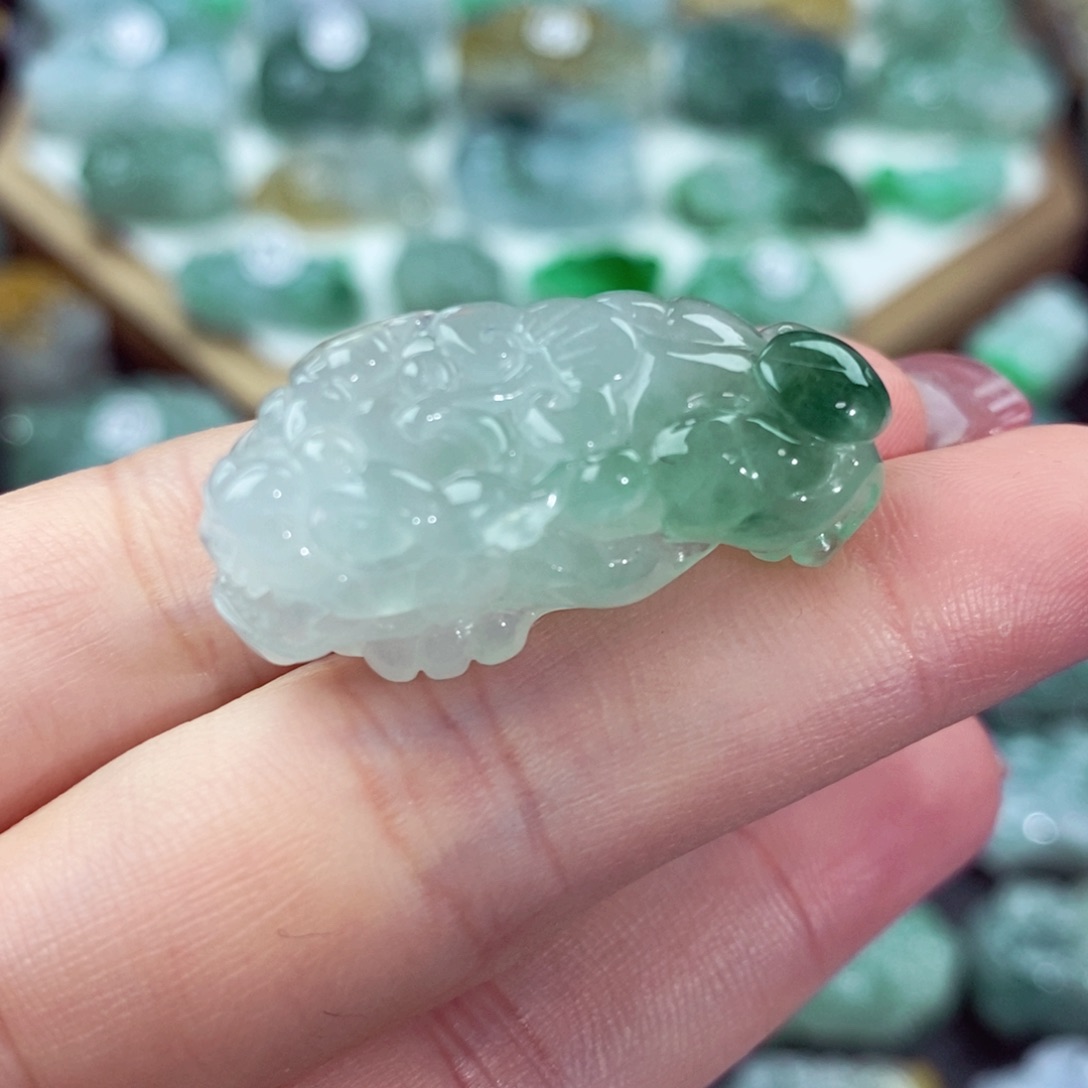 翡翠颈饰未镶嵌天然