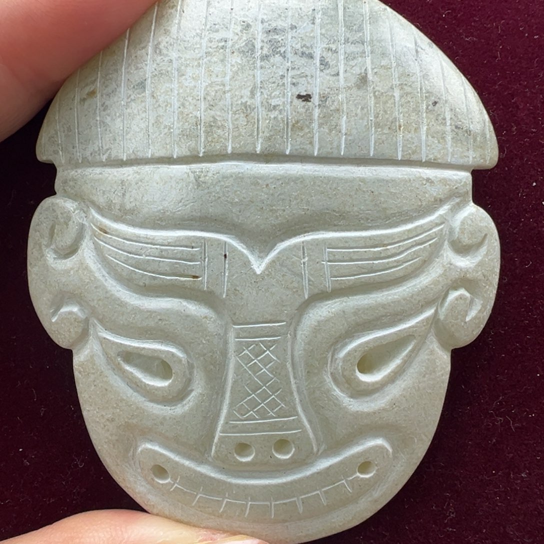 石英质玉未镶嵌颈饰