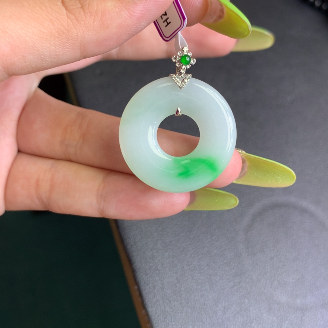 翡翠18K金镶嵌颈饰天然