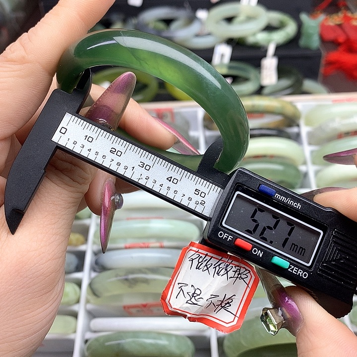 蛇纹石玉手镯未镶嵌841