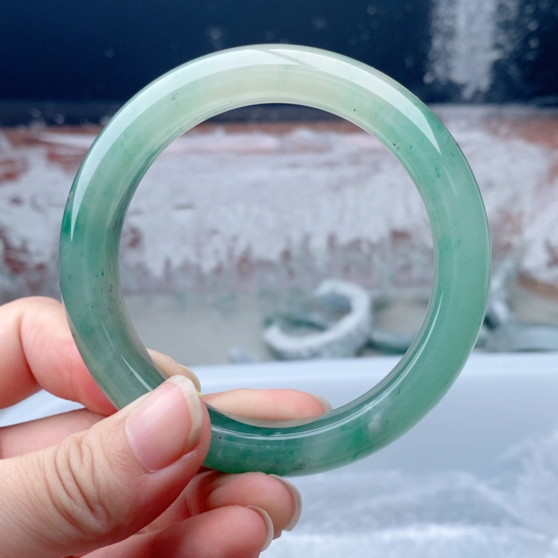 石英质玉（非洲翠）手镯未镶嵌19