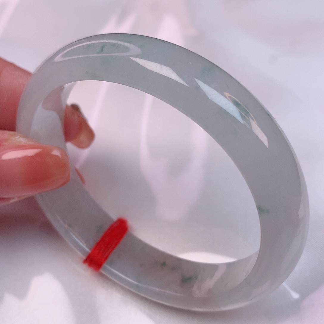 【闪购商品】翡翠未镶嵌手镯（贵妃镯）55