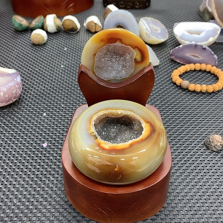 【闪购商品】水晶大型摆件（非配饰）未镶嵌?