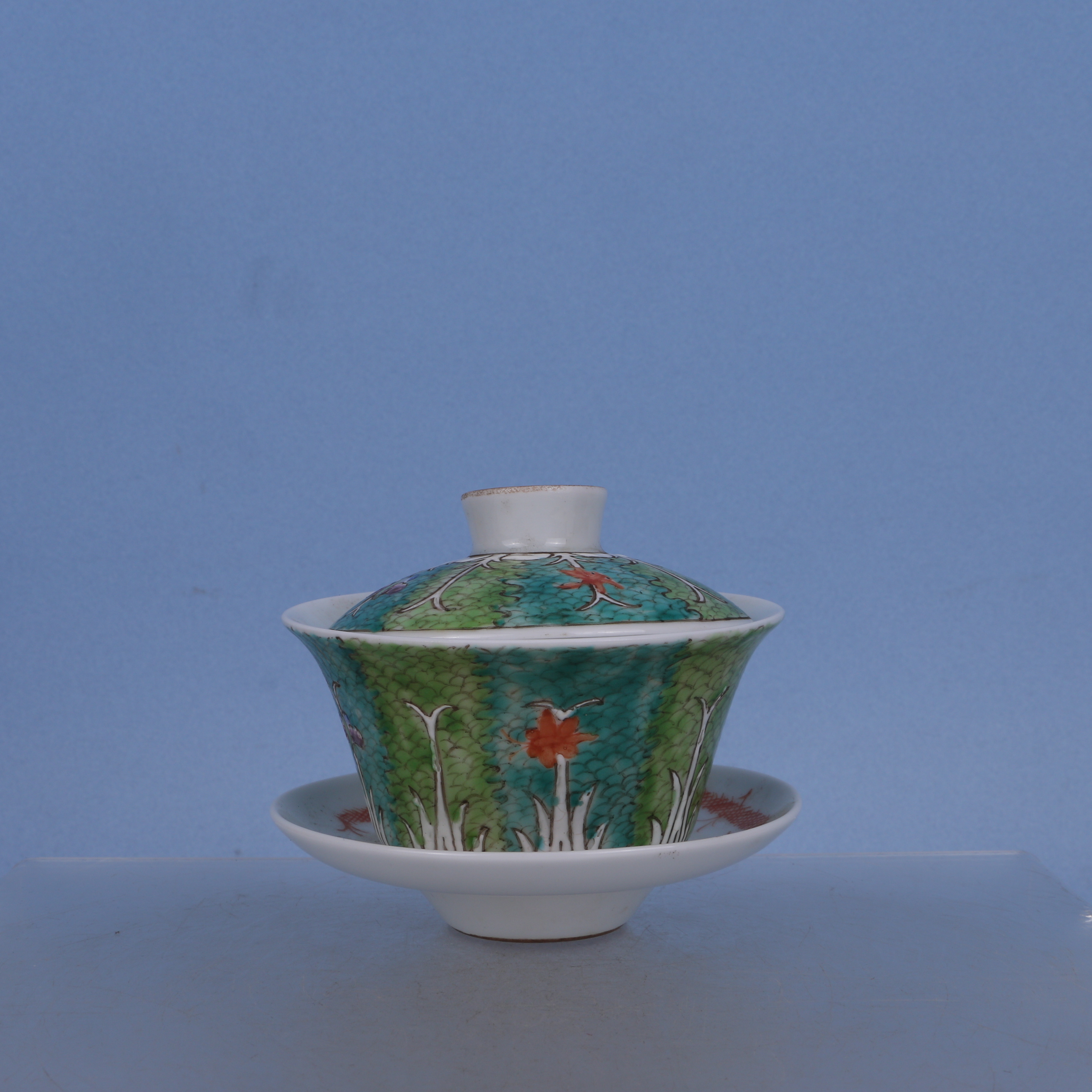 112  清   粉彩百财纹盖碗