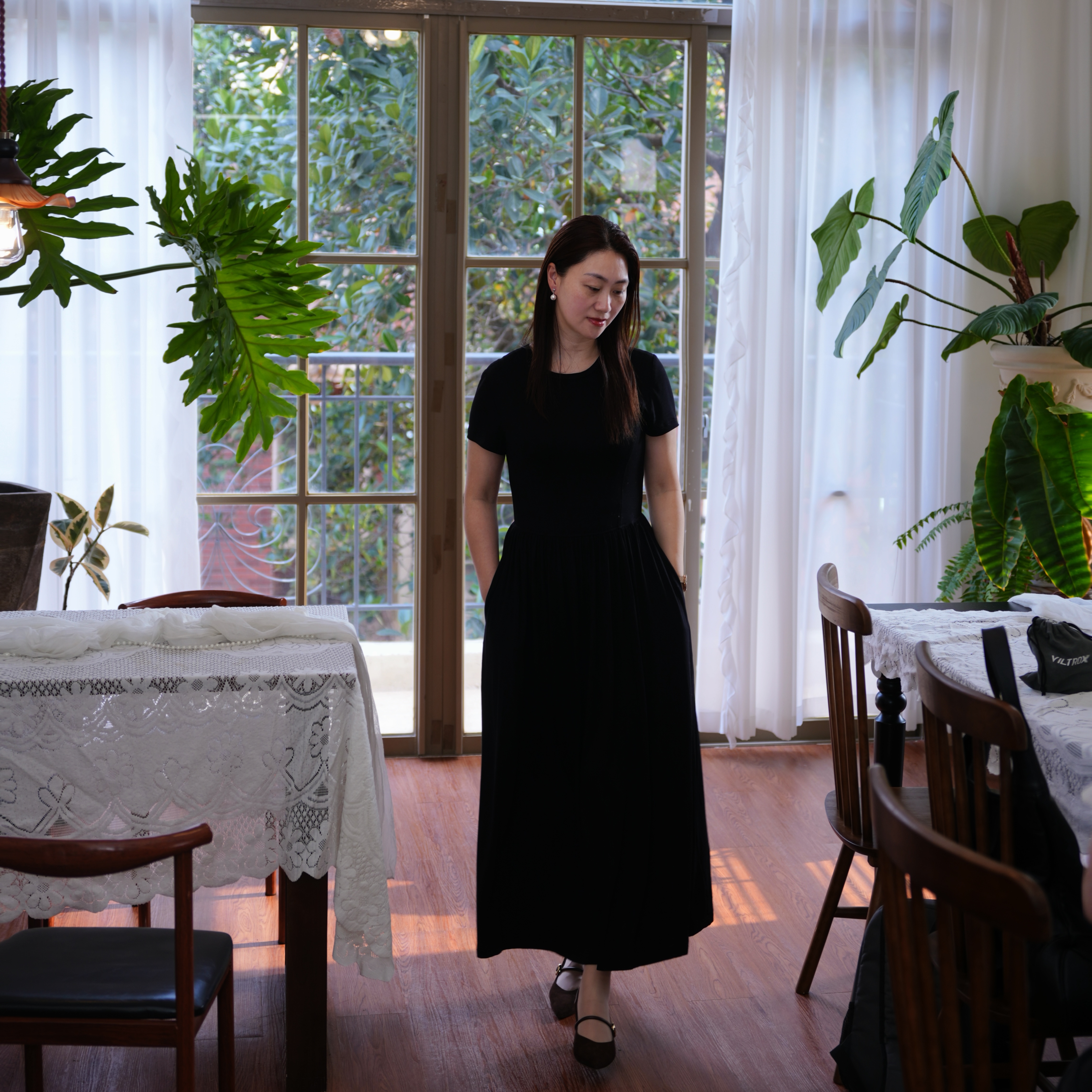 25显瘦长款法式小黑裙夏季短袖针织黑色赫本风连衣裙裙子气质长裙