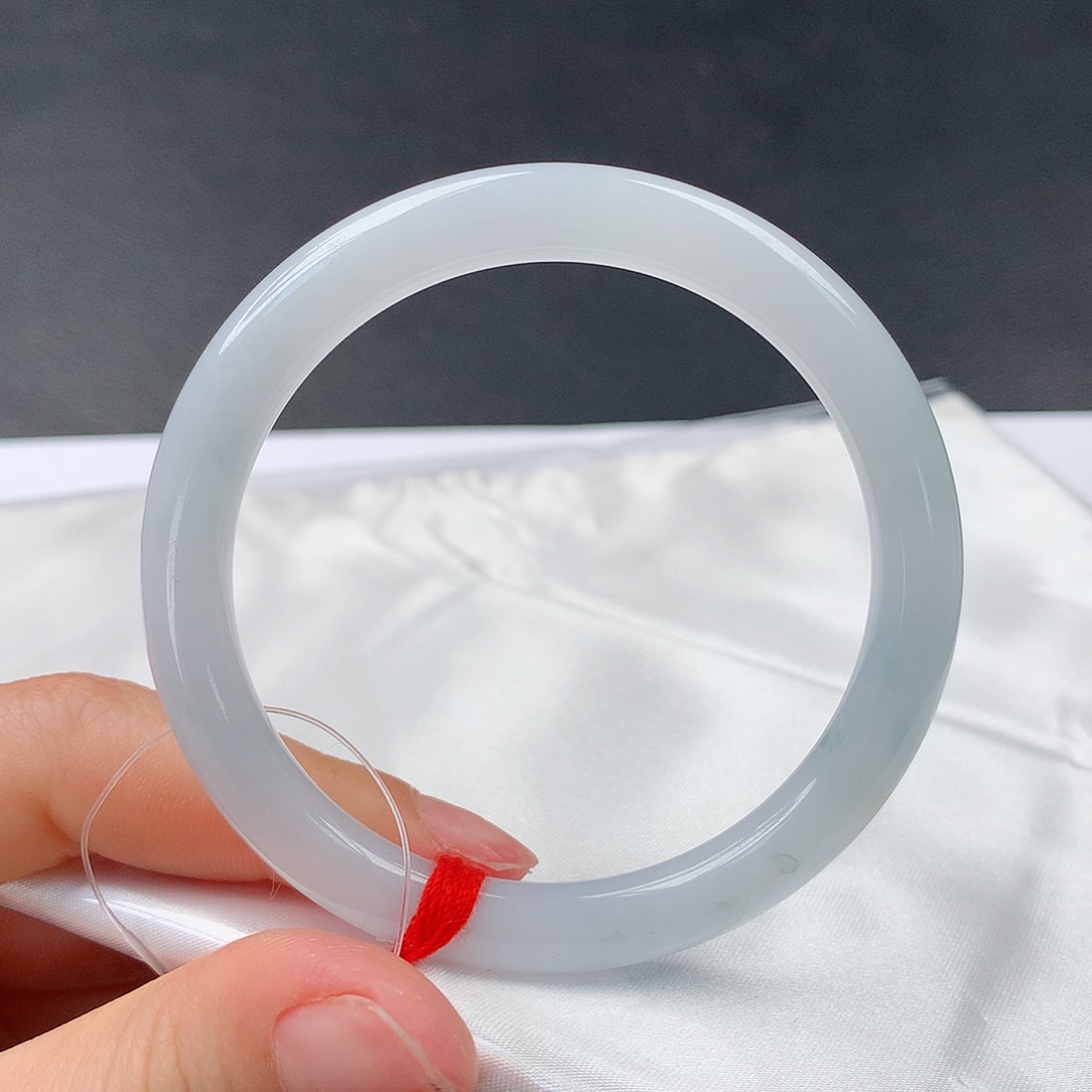 翡翠手镯未镶嵌0106圆52