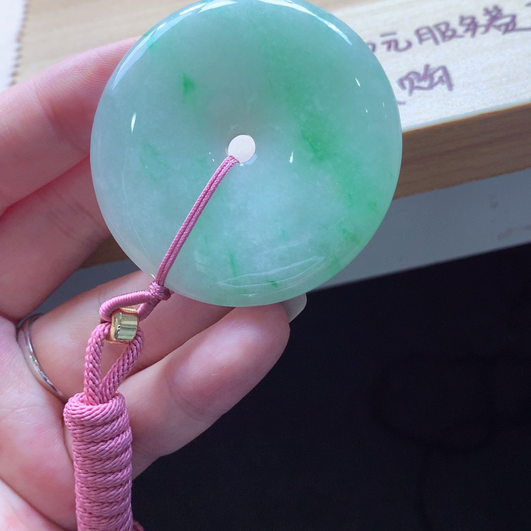 翡翠颈饰未镶嵌吊坠