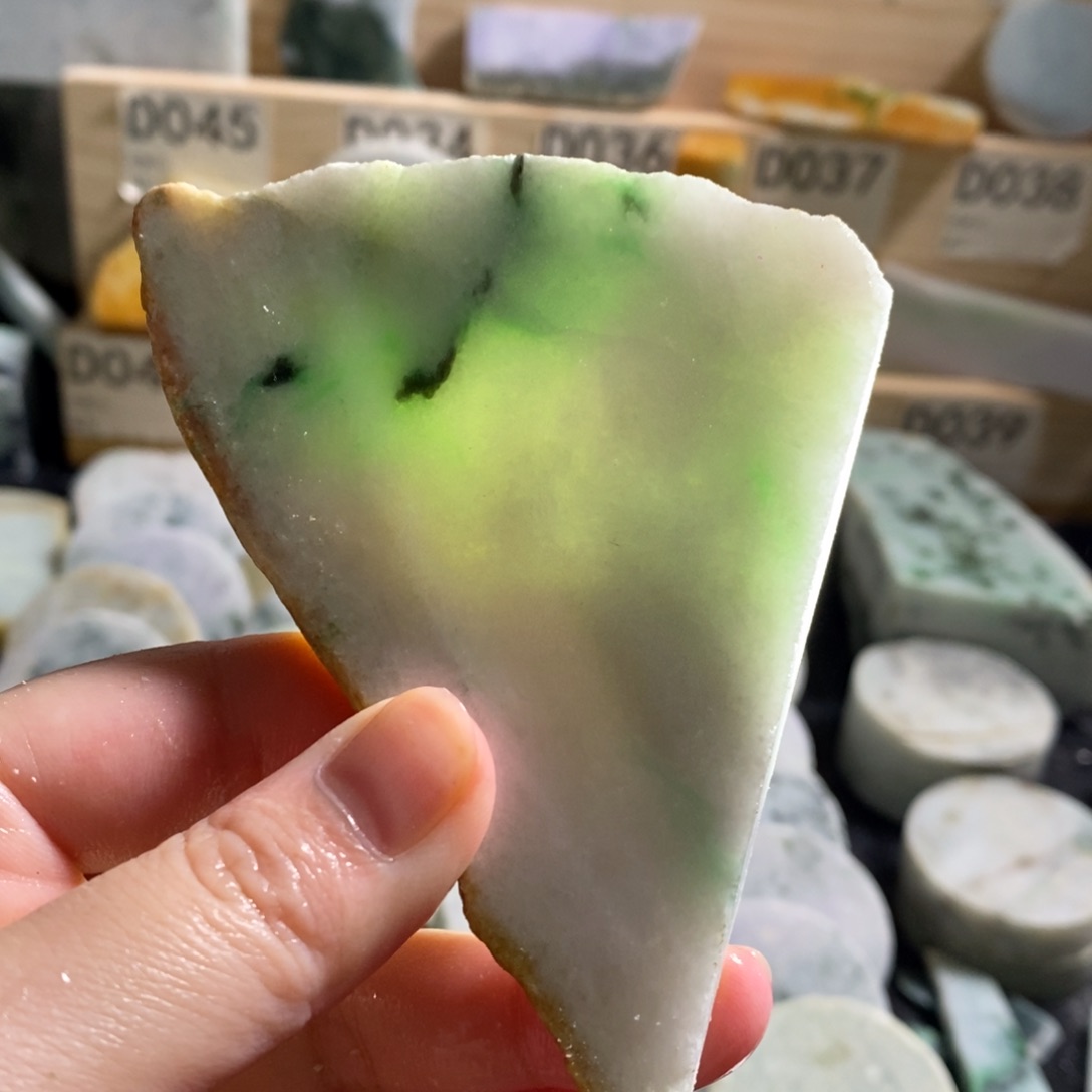 颈饰未镶嵌翡翠天然翡翠